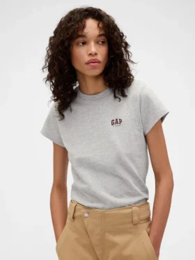T-shirt GAP × Victoria Beckham in cotone biologico con logo