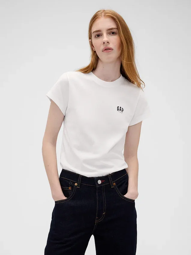 T-shirt GAP × Victoria Beckham in cotone biologico con logo