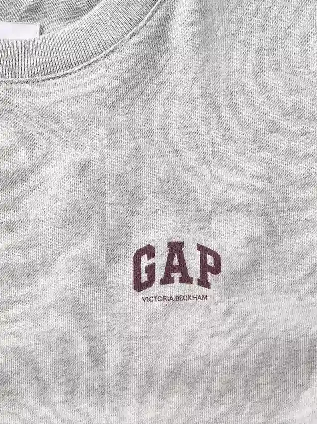 T-shirt GAP × Victoria Beckham in cotone biologico con logo