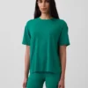 T-shirt GapFit Breathe dal taglio morbido