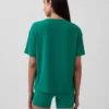 T-shirt GapFit Breathe dal taglio morbido