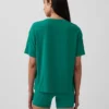 T-shirt GapFit Breathe dal taglio morbido