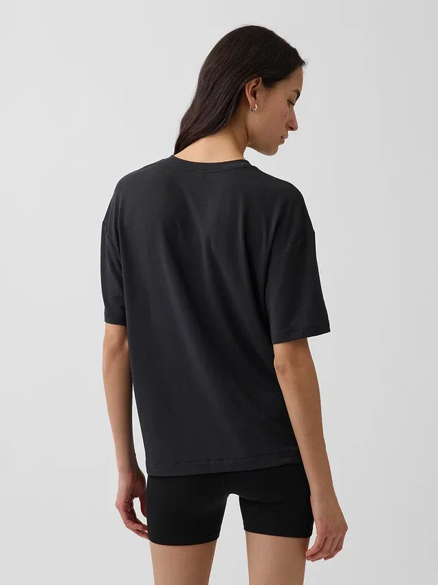 T-shirt GapFit Breathe dal taglio morbido