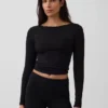 T-shirt GapFit Smooth con scollo a barchetta