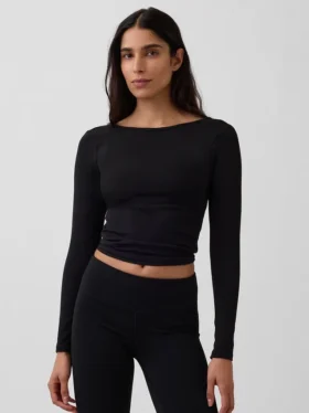 T-shirt GapFit Smooth con scollo a barchetta