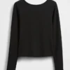 T-shirt GapFit Smooth con scollo a barchetta