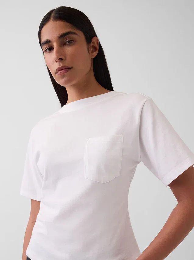 T-shirt Gapstudio con scollo rotondo e tasca sul retro