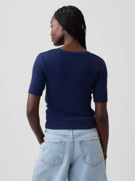 T-shirt moderna a girocollo