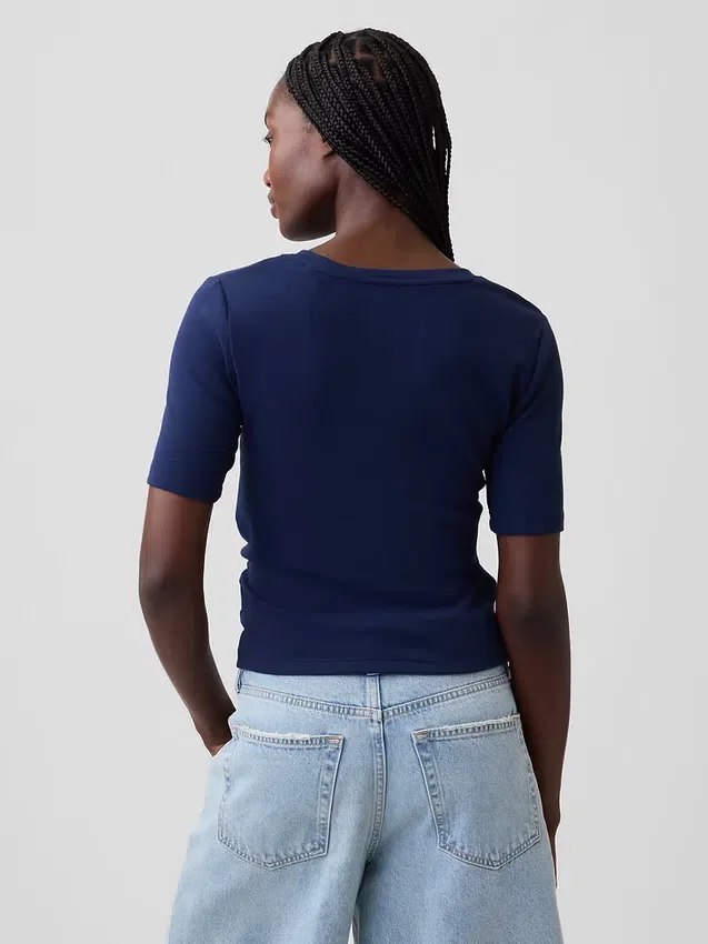T-shirt moderna a girocollo