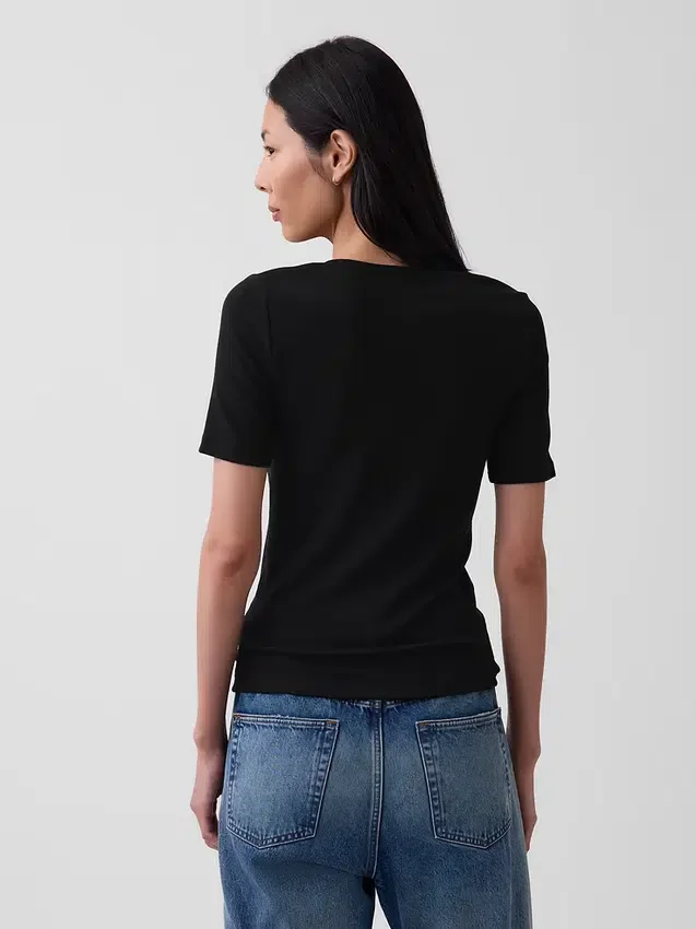 T-shirt moderna a girocollo