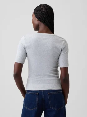 T-shirt moderna a girocollo