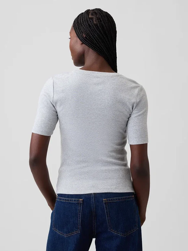 T-shirt moderna a girocollo