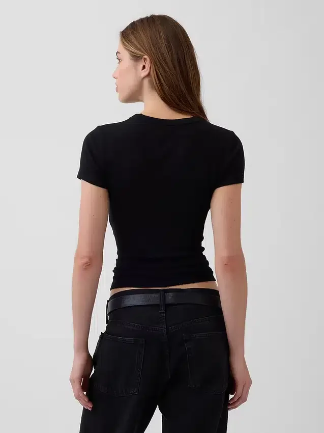 T-shirt moderna a girocollo