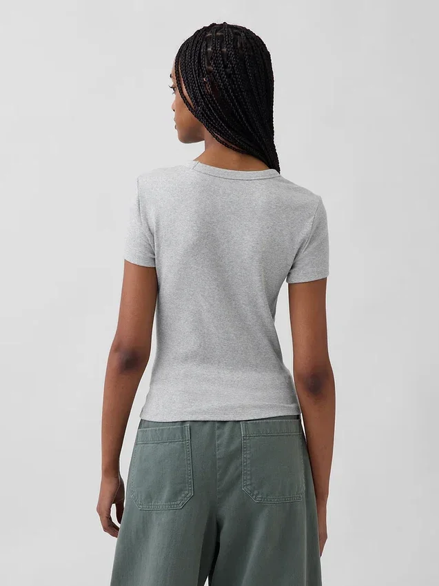 T-shirt moderna a girocollo