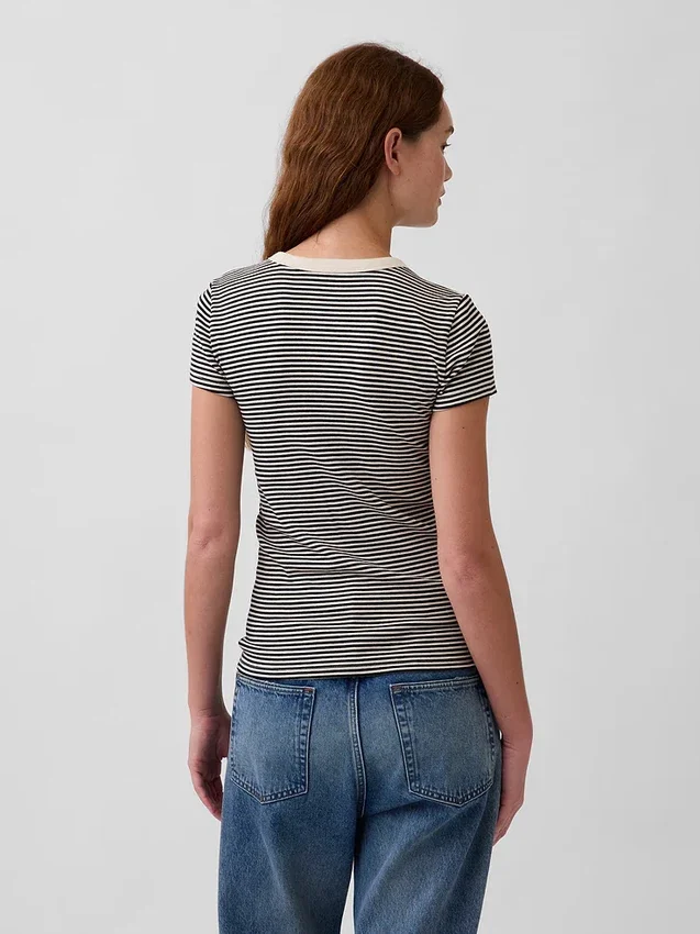 T-shirt moderna a girocollo