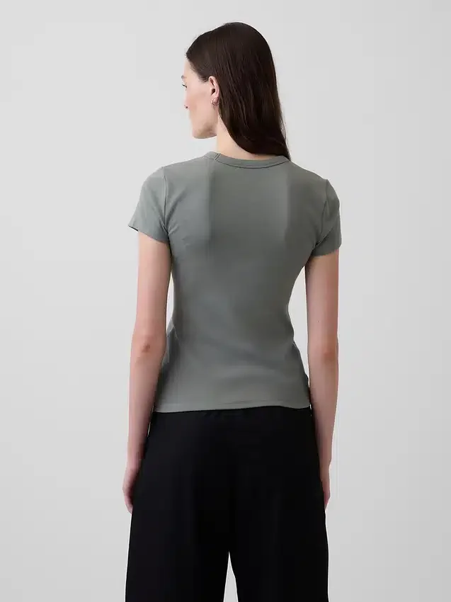 T-shirt moderna a girocollo
