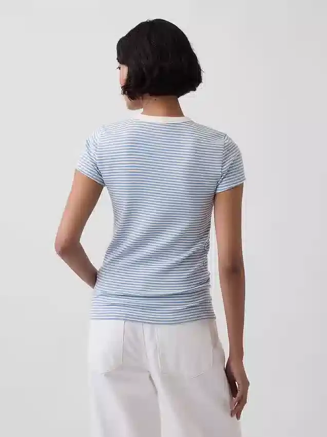 T-shirt moderna a girocollo