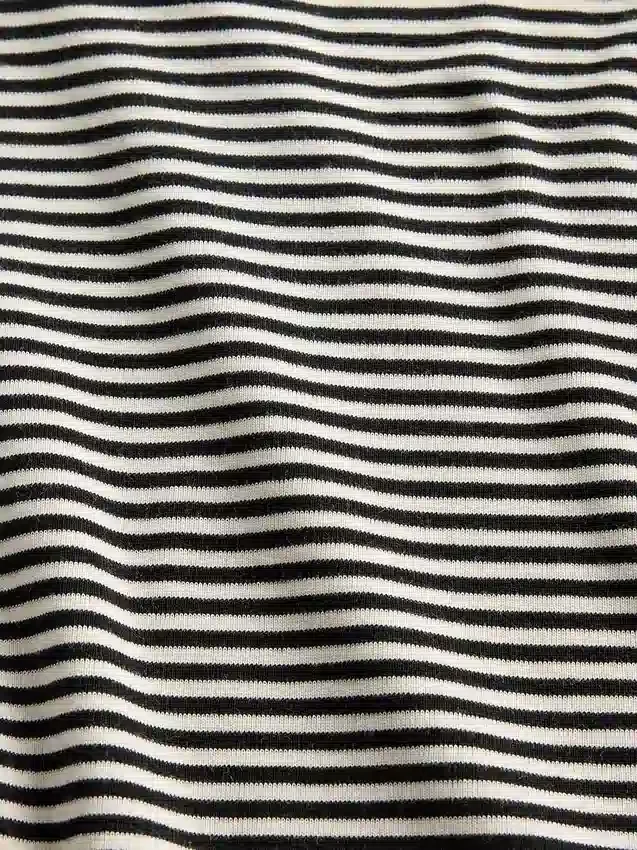 T-shirt moderna a girocollo