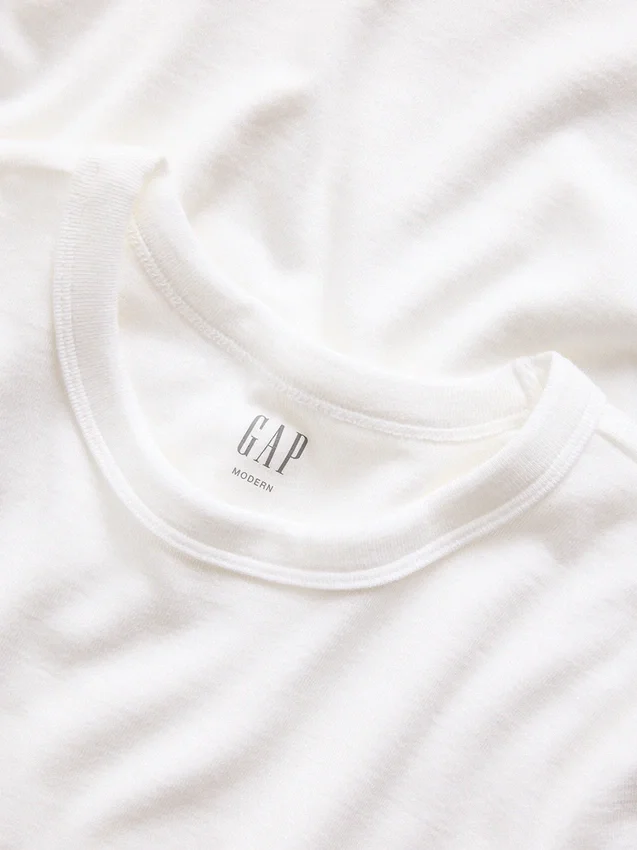 T-shirt moderna a girocollo