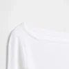 T-shirt moderna con scollo a barchetta