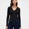 T-shirt moderna con scollo a V