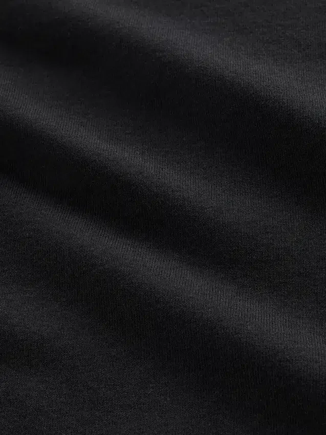 T-shirt moderna con scollo a V