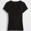 T-shirt moderna con scollo a V