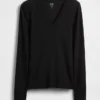 T-shirt moderna con scollo a V