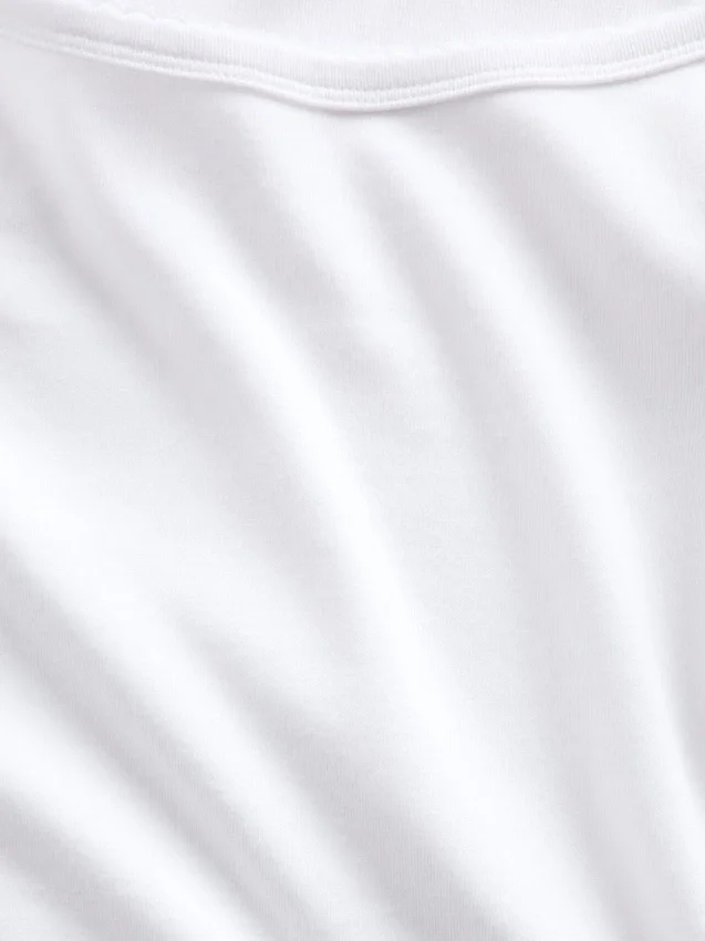 T-shirt moderna con scollo quadrato