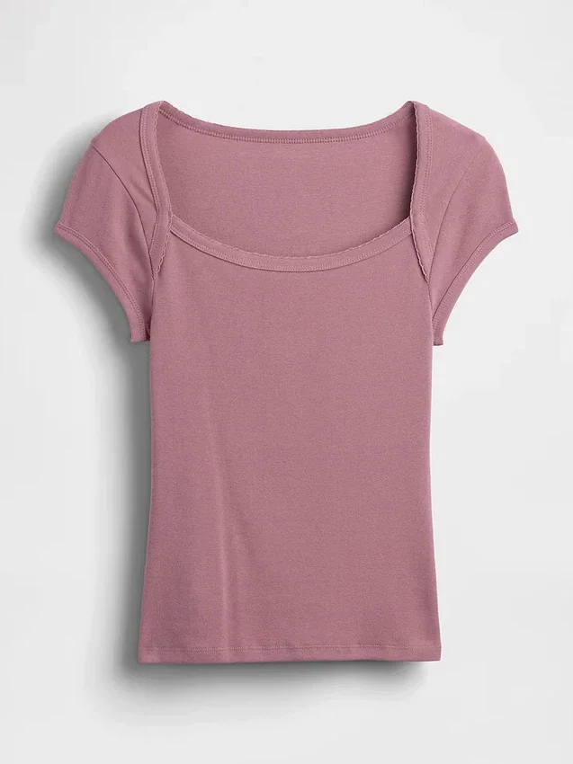 T-shirt moderna con scollo quadrato