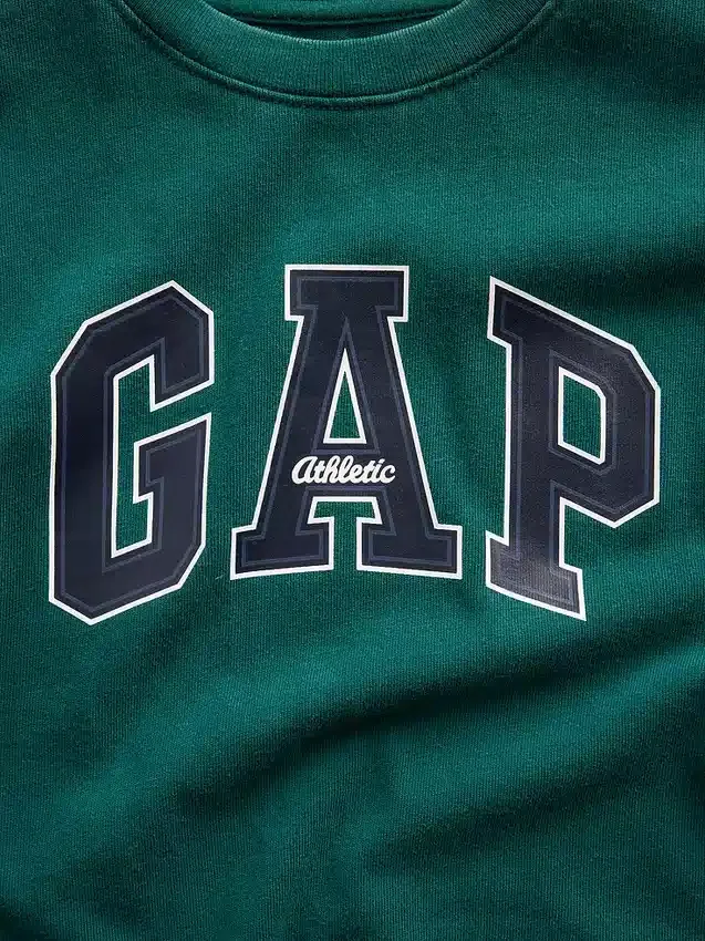 T-shirt per bambini in jersey di cotone pesante, vestibilità comoda, con Gap Logo