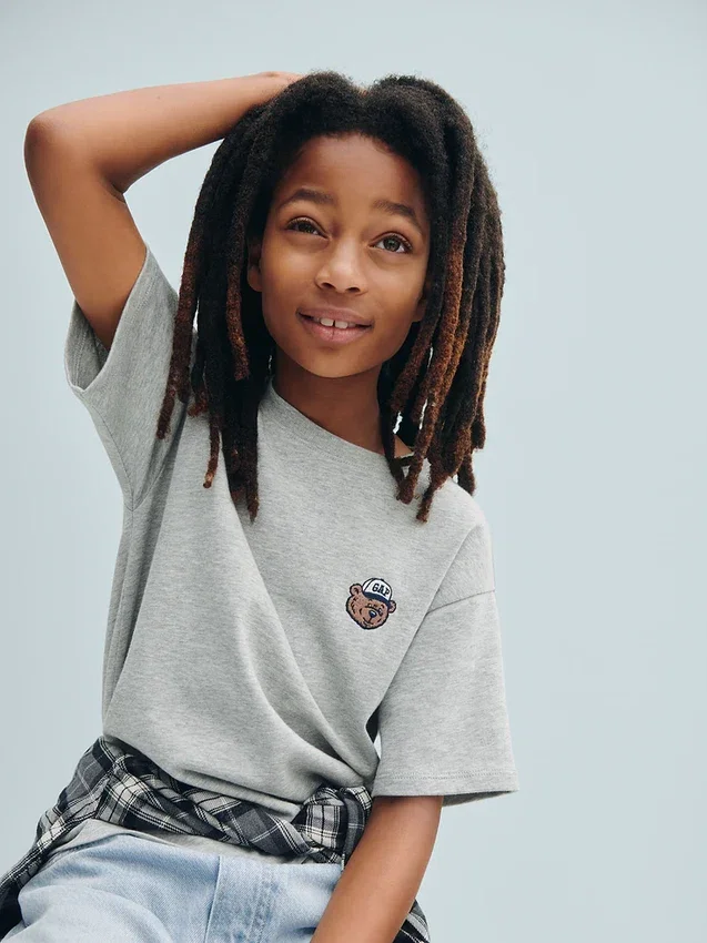 T-shirt per bambini in jersey di cotone pesante, vestibilità comoda, con Gap Logo