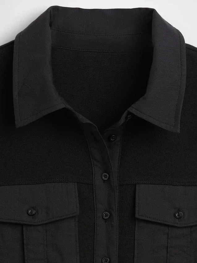 T-shirt utility moderna con maniche al gomito