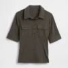 T-shirt utility moderna con maniche al gomito