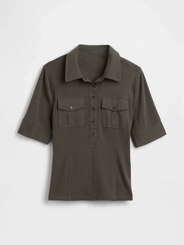 T-shirt utility moderna con maniche al gomito