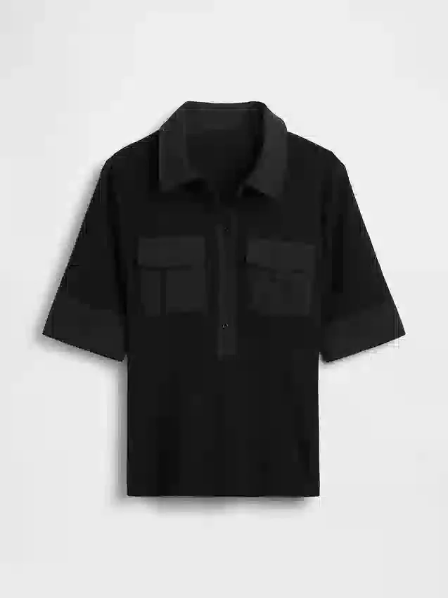 T-shirt utility moderna con maniche al gomito