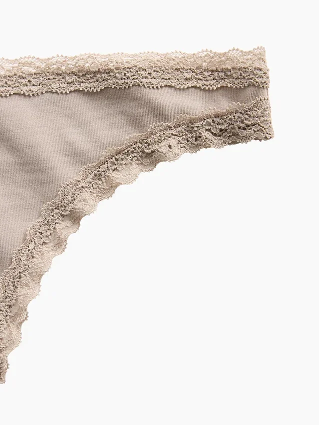 Tanga in morbidissimo cotone biologico elasticizzato con bordi in pizzo