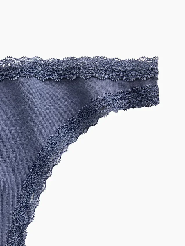 Tanga in morbidissimo cotone biologico elasticizzato con bordi in pizzo