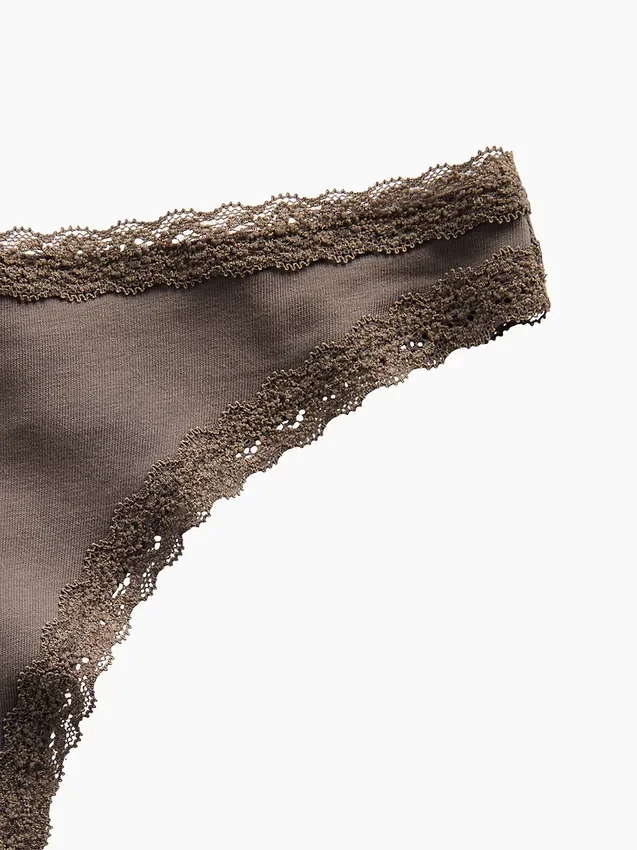 Tanga in morbidissimo cotone biologico elasticizzato con bordi in pizzo