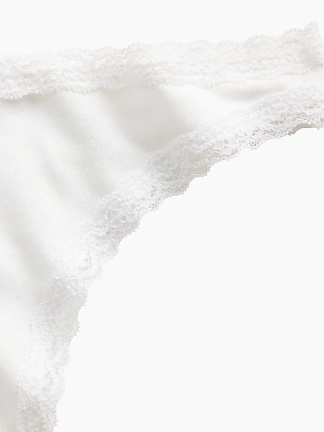Tanga in morbidissimo cotone biologico elasticizzato con bordi in pizzo