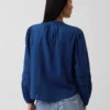 Top con pinces e bordi in pizzo