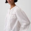 Top con pinces e bordi in pizzo