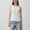 Top con scollo a barchetta in misto lino