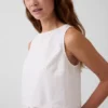 Top corto con orlo in pizzo in misto lino
