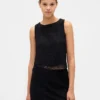 Top corto in pizzo con scollo a barchetta