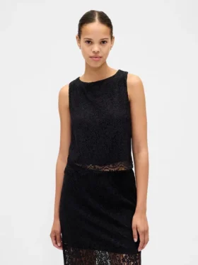 Top corto in pizzo con scollo a barchetta