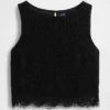 Top corto in pizzo con scollo a barchetta