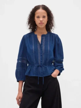 Top in voile con bordi in pizzo