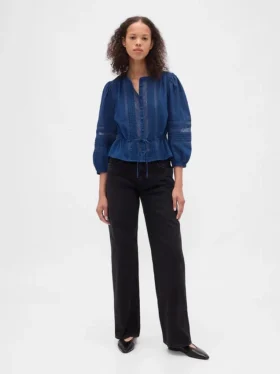 Top in voile con bordi in pizzo