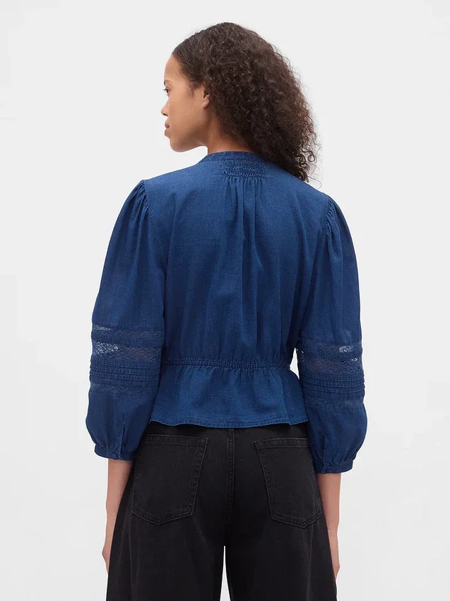 Top in voile con bordi in pizzo